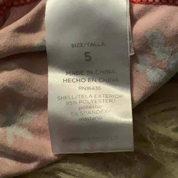 P.S. red floral romper with spaghetti straps. Sizer 5 - Picture 5 of 7